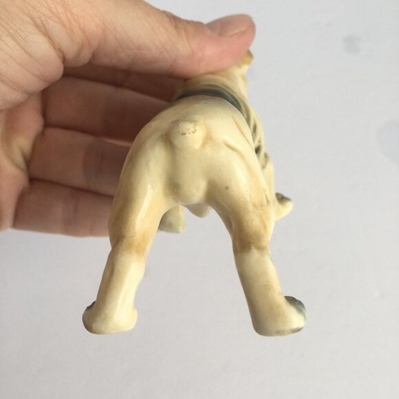 Vintage Dog Figurine Statue - English or British Bulldog - Picture 5 of 8